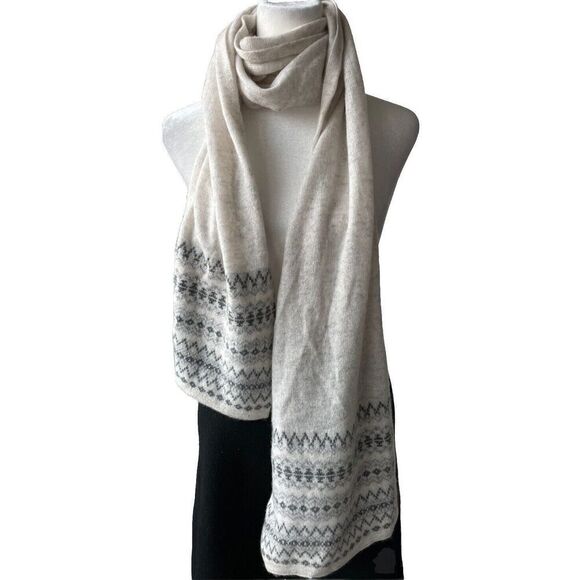 MARTHA STEWART 99% CASHMERE  11" wide 76" long Scarf  Light Gray NWOT - Picture 3 of 3